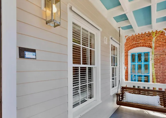 The Toasted Coconut By Last Key Realty Key West
